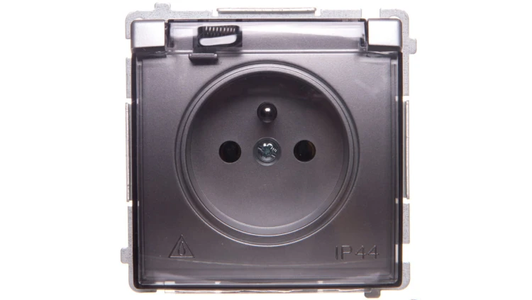 Simon Basic Gniazdo pojedyncze z/u bryzgoszczelne IP44 16A 250V srebrny mat BMGZ1B.01/43A